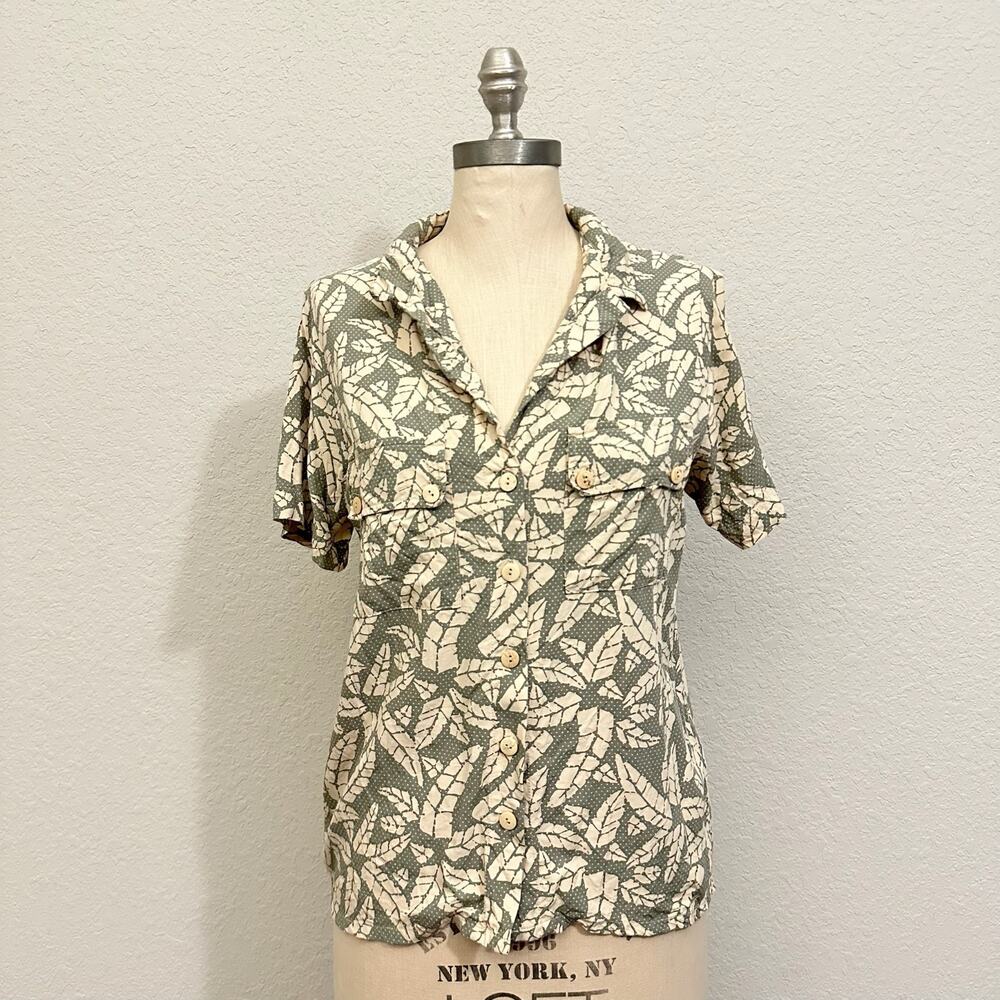 BEACHGOLD ANTHROPOLOGIE Shaina Top Beige Sage Leaf Button Up Tropical